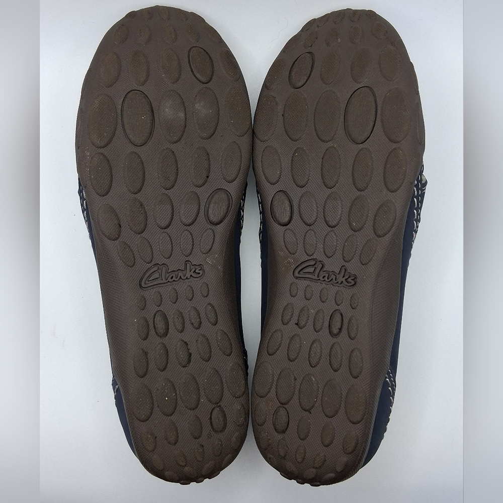 Clarks Mary Jane Loafers/Driving Shoes with Light Arch Support & White Stitching - Picture 12 of 13